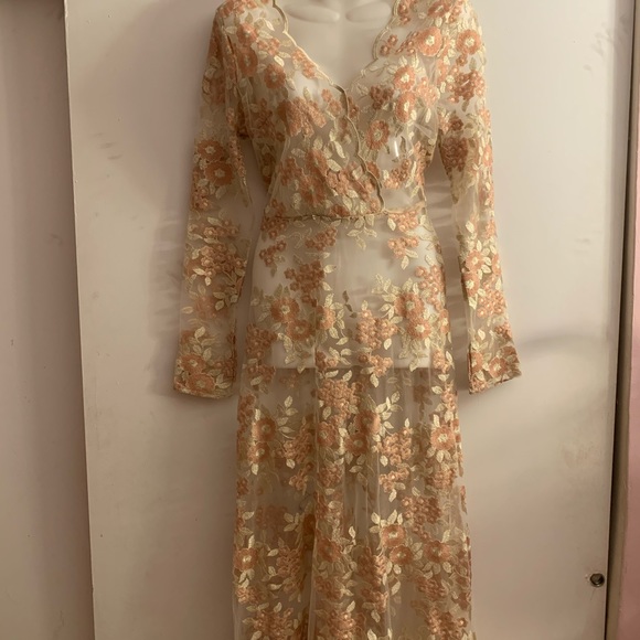 FASHION NOVA FLOWER GODDESS DRESS - Picture 5 of 7